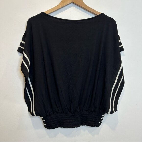 Laura Geometric Print Top Black White - Picture 7 of 7